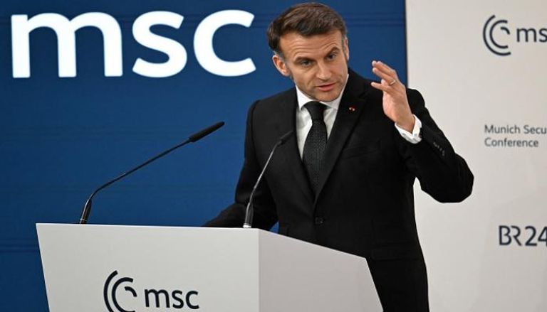 باريس تحث أوروبا على مقاربة جديدة للعلاقة مع روسيا