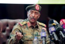 كيف مهّد البرهان لإقصاء الكتلة الديمقراطية وتقليص نفوذ الحركات المسلحة؟