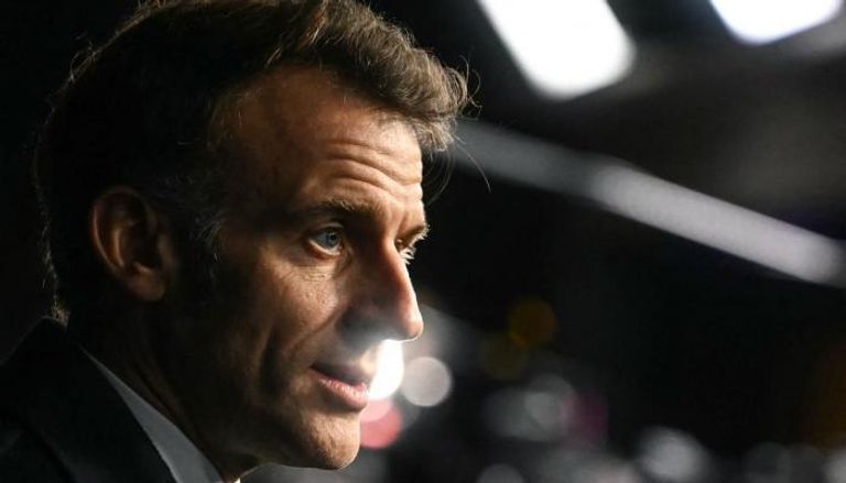 ماكرون يبدأ التحركات المبكرة لمواجهة احتمالات صعود أقصى اليمين في 2027