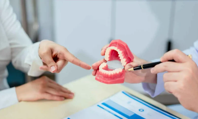 من الفم إلى الشريان.. البكتيريا الصغيرة التي قد تهدد قلبك