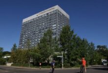 من روسيا وأوكرانيا إلى ريغان وغورباتشوف.. فندق تاريخي يجمع الخصوم على طاولة واحدة