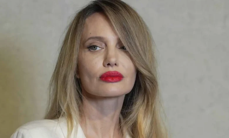 أنجلينا جولي بين الإرهاق والتغيير.. هل خضعت لتجميل؟