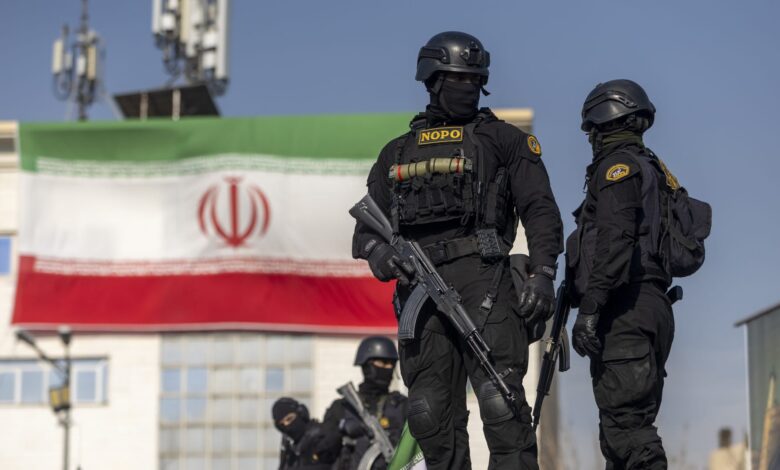 السلطات الإيرانية تتحرك.. تحصينات أمنية لمنع احتجاجات مناهضة للنظام