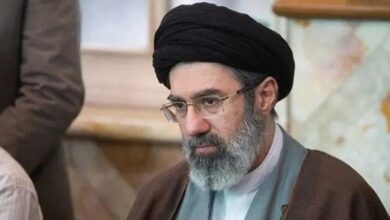 المرشد الثالث لإيران: مجتبي خامنئي يقترب من صدارة المشهد السياسي