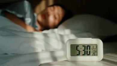 النوم الصحي بين 7 و8 ساعات.. تعرف على دور ساعتك البيولوجية
