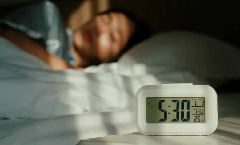 النوم الصحي بين 7 و8 ساعات.. تعرف على دور ساعتك البيولوجية