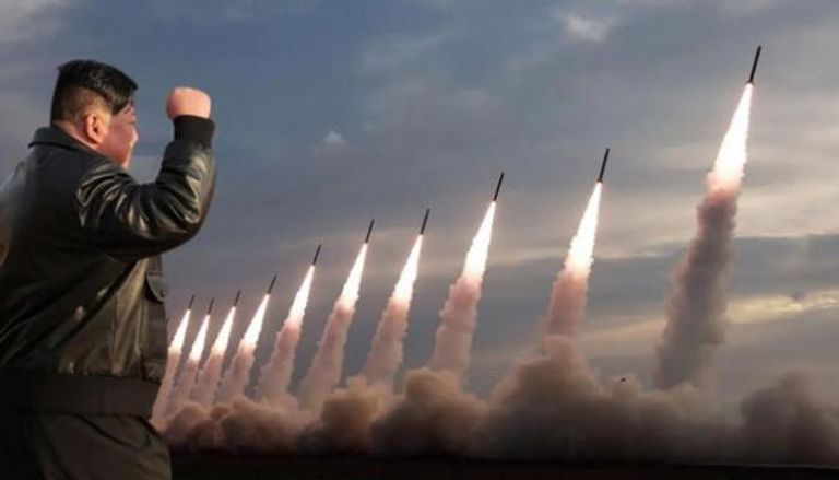 تصعيد جديد.. بيونغ يانغ تطلق عشرة صواريخ نحو البحر الشرقي
