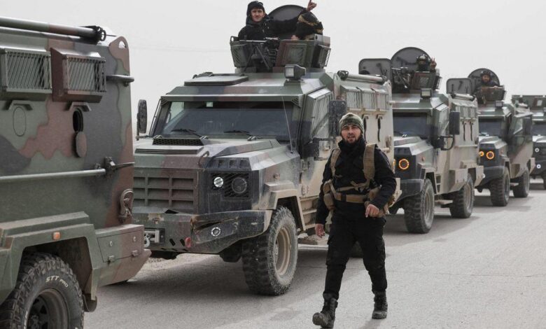 تصعيد على الحدود.. قوات سورية ضخمة تتحرك نحو لبنان