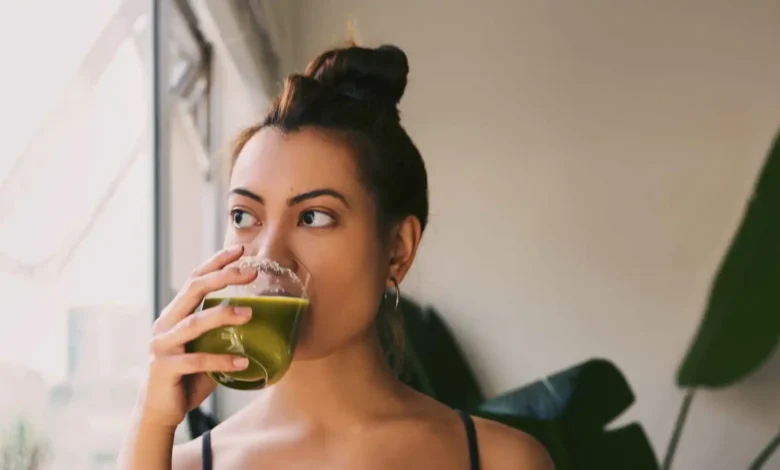 تنظيف القولون بطرق آمنة: مشروب طبيعي تهدئ الجهاز الهضمي