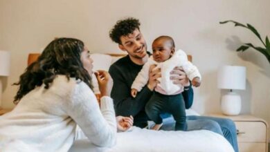 تواصل مبكر.. كيف يعبّر الرضع عن أنفسهم قبل الكلام؟