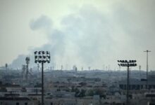 حطام صواريخ إيرانية يسبب أضراراً داخل إسرائيل