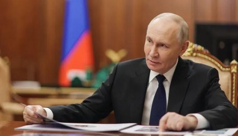 روسيا تدخل على خط الأزمة.. عرض لاستخدام النفوذ السياسي لإنهاء القتال في إيران