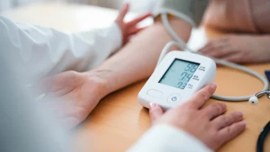 عدو صامت للكلى.. كيف يسبب ضغط الدم المرتفع الضرر؟