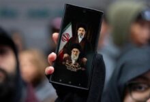 قصة النجاة الغامضة.. كواليس ما حدث لمجتبى خامنئي