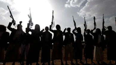 «نانشونال إنتريست» تكشف الدوافع وراء تراجع الحوثيين عن دعم إيران