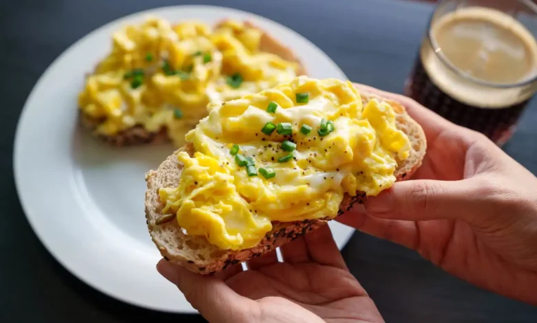 هل تؤثر طريقة طهي البيض على امتصاص فيتامين د؟