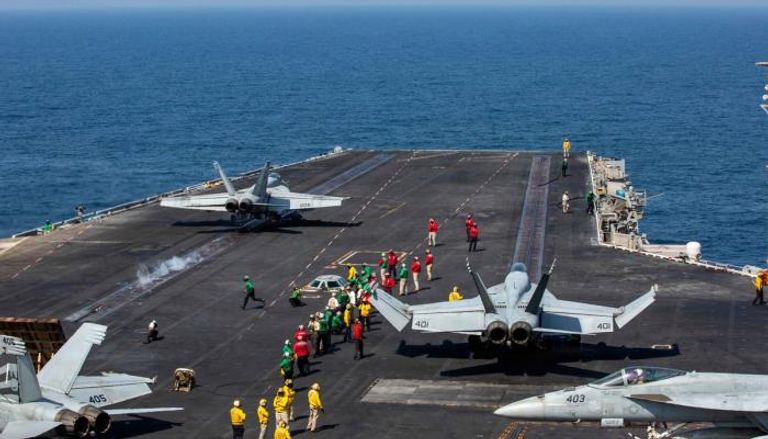 واشنطن تنفي استهداف حاملة «لينكولن» وتكشف صوراً توثق سلامتها