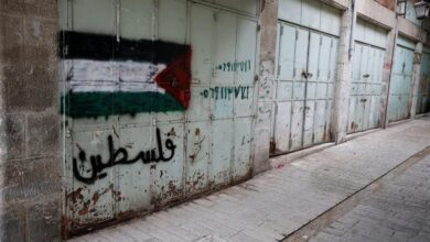 الفلسطينيون يعلنون إضرابا عاما رفضا لقانون إعدام الأسرى