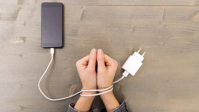 الهواتف الذكية والأطفال.. 3 مخاطر قبل سن 11 عاماً