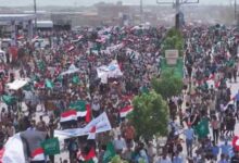 اليمن يحتج.. مظاهرات غاضبة في المخا ضد التصعيد الإيراني