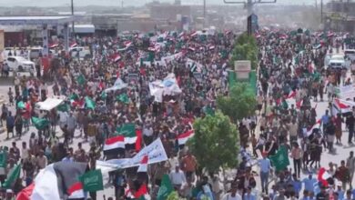 اليمن يحتج.. مظاهرات غاضبة في المخا ضد التصعيد الإيراني