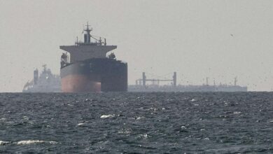 باريس تدرس خياراتها بشأن أمن الملاحة في مضيق هرمز