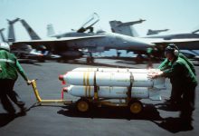 تقارير عن خطط عسكرية أميركية محتملة ضد إيران وسط تصعيد في التحركات البحرية