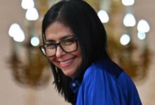 رئيسة فنزويلا المؤقتة تكسب ثقة دونالد ترامب وتنجو من العقوبات