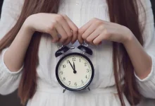 كيف تكشف شعرة واحدة ساعتك البيولوجية؟ اكتشاف جديد