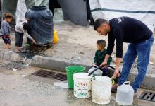 هآرتس: تحركات إسرائيلية لدفع الهجرة الطوعية من غزة وسط رفض دولي واسع