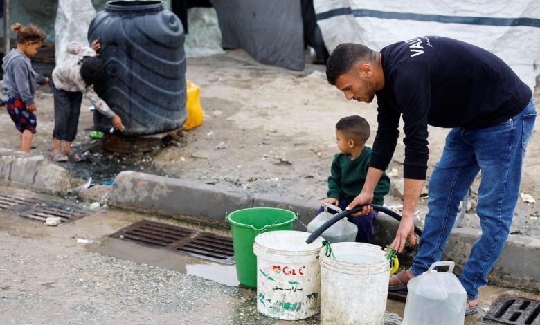 هآرتس: تحركات إسرائيلية لدفع الهجرة الطوعية من غزة وسط رفض دولي واسع