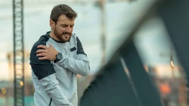 هل تدمر مفاصلك دون أن تدري؟ عادات شائعة احذرها