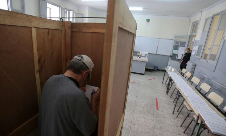 الانتخابات التشريعية الجزائرية: إسقاط ترشيحات يفتح نقاشا حادا حول الشفافية