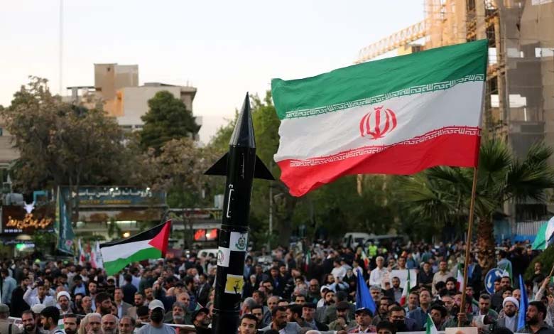 أزمات متراكمة وانقسامات داخلية حادة… صراع الأجنحة يسلّط الضوء على هشاشة بنية الحكم في إيران (خبير)