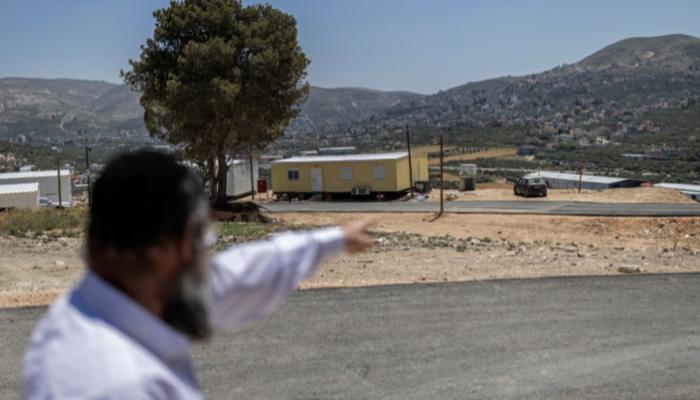 إسرائيليون يوسعون البؤر الاستيطانية في الضفة عبر المنازل المتنقلة