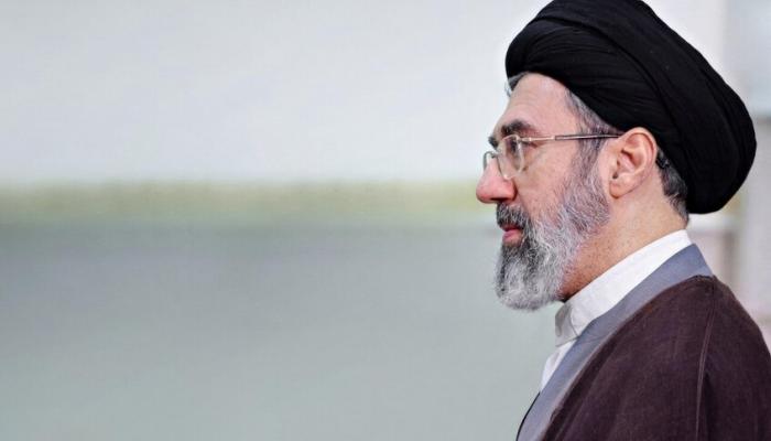 إيران تترقب.. ماذا وراء الغموض المحيط بالمرشد ومجتبى خامنئي؟