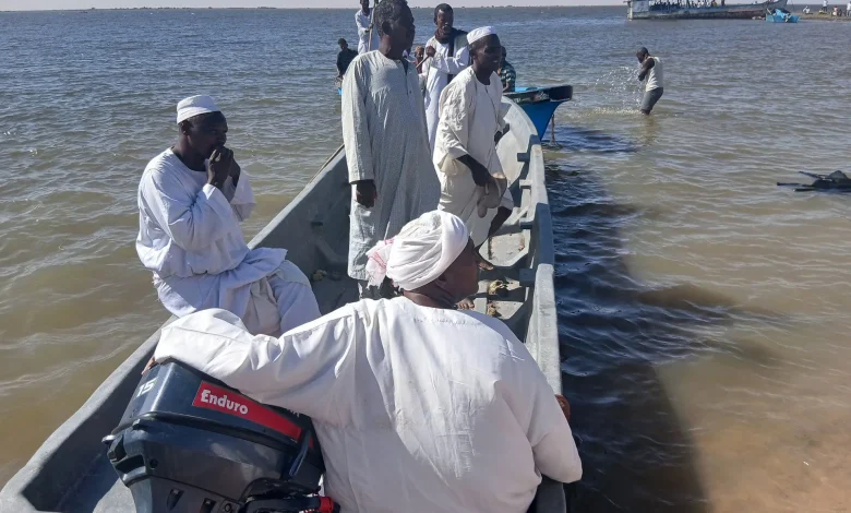 تقرير: التكتم المصري-السوداني على غرق قارب يحمل مواد كيميائية في بحيرة النوبة