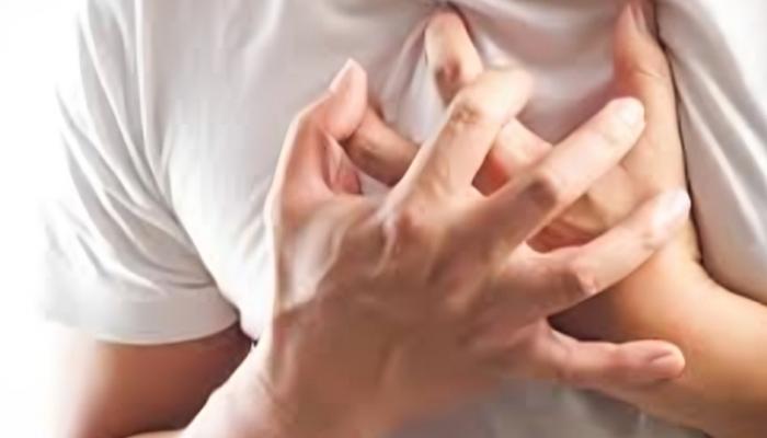 عادات يومية شائعة قد تهدد صحة القلب.. تحذيرات طبية