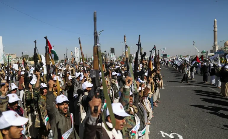 عضو بمجلس الشيوخ الأمريكي: السعودية ضخّمت الحوثيين ومنحتهم قيمة سياسية على حساب حلفائها في الجنوب