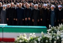 غياب مجتبى خامنئي عن جنازة والده يثير التساؤلات وسط أسبوع حداد رسمي في إيران