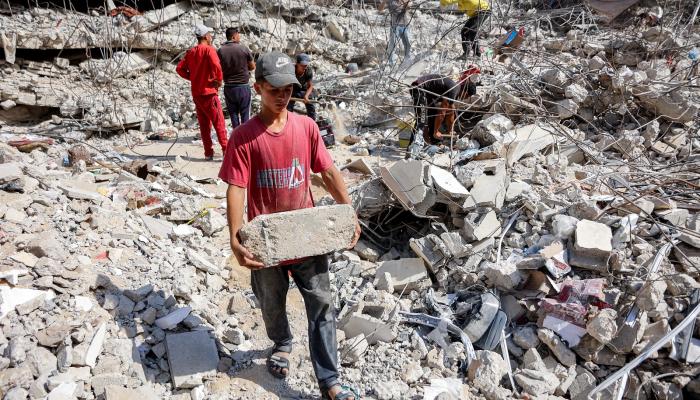إسرائيل تستهدف قادة في حماس بغزة.. 6 قتلى و13 مصابا