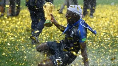 بنجامين ميندي يثير الجدل ببيع نسخة كأس العالم 2018
