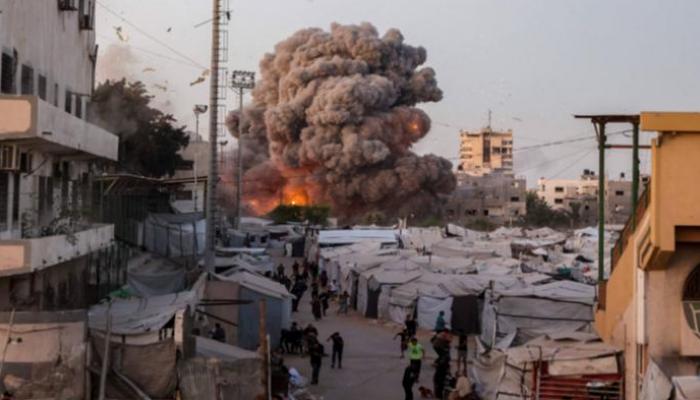 غزة تستقبل أول غارة إسرائيلية منذ أسبوع.. فلسطيني يلقى حتفه