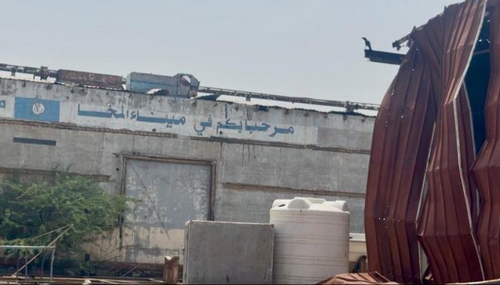 هجمات حوثية تترك آثارًا واسعة في ميناء المخا اليمني