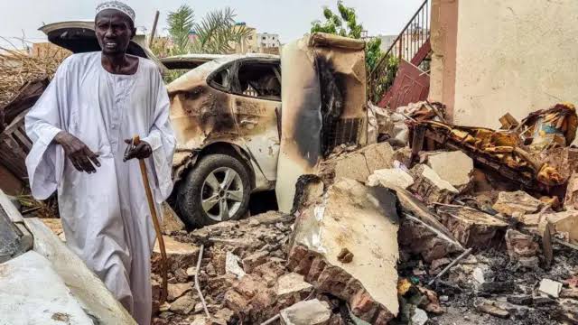 الجيش السوداني والأسلحة الكيميائية.. ماذا تكشف الأدلة الجديدة عن حرب تجاوزت كل الخطوط؟