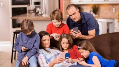 الشاشات تترك بصمتها.. 5 إشارات جسدية لا تتجاهلها
