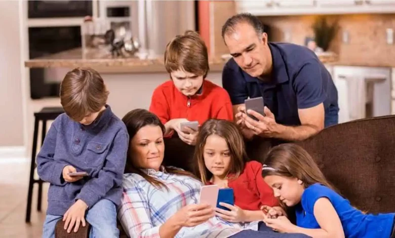 الشاشات تترك بصمتها.. 5 إشارات جسدية لا تتجاهلها