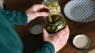 المخللات والرجيم.. 3 طرق لتناولها دون الإضرار بالحمية