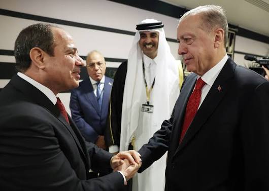 مصر وتركيا والسعودية وقطر.. كيف جعل الدعم الإقليمي الحسم العسكري بديلا عن الحل السياسي؟