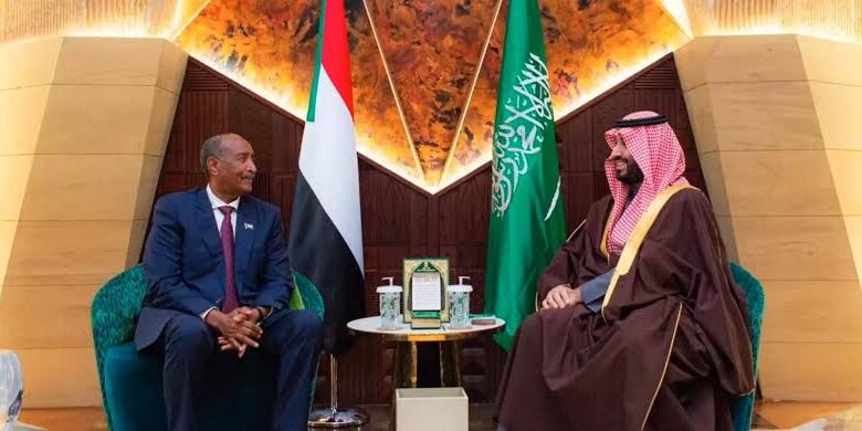أطماع السعودية في السودان.. الذهب والموانئ والنفوذ الإقليمي خلف ستار الوساطة